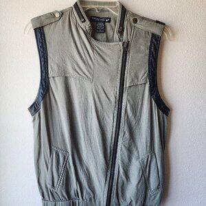 Living Doll Motorcycle Zippered Vest Army Green Juniors XL could fit Women's S/M